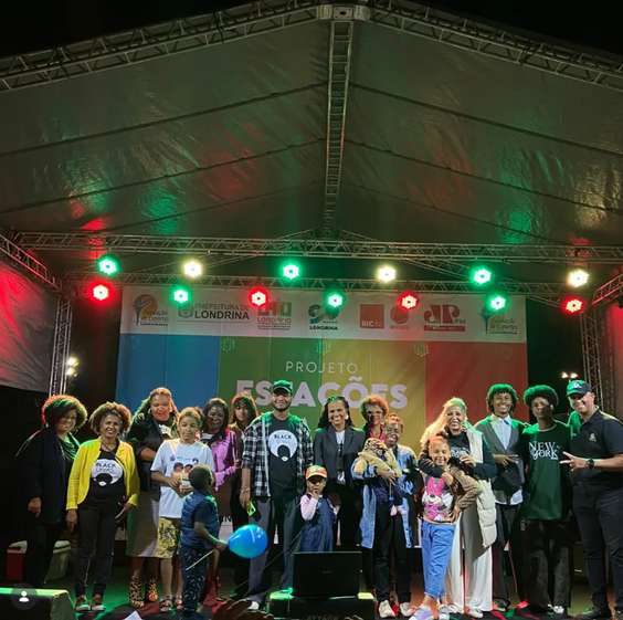 Apresentação cultural do Instituto Black Divas em Londrina